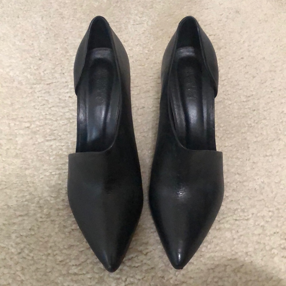 BLACK LEATHER HEELS